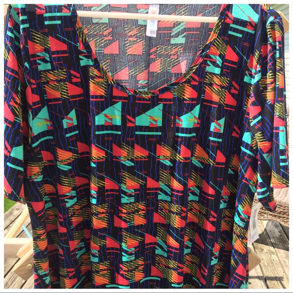 NWT Lularoe 3XL Perfect Tee with pattern